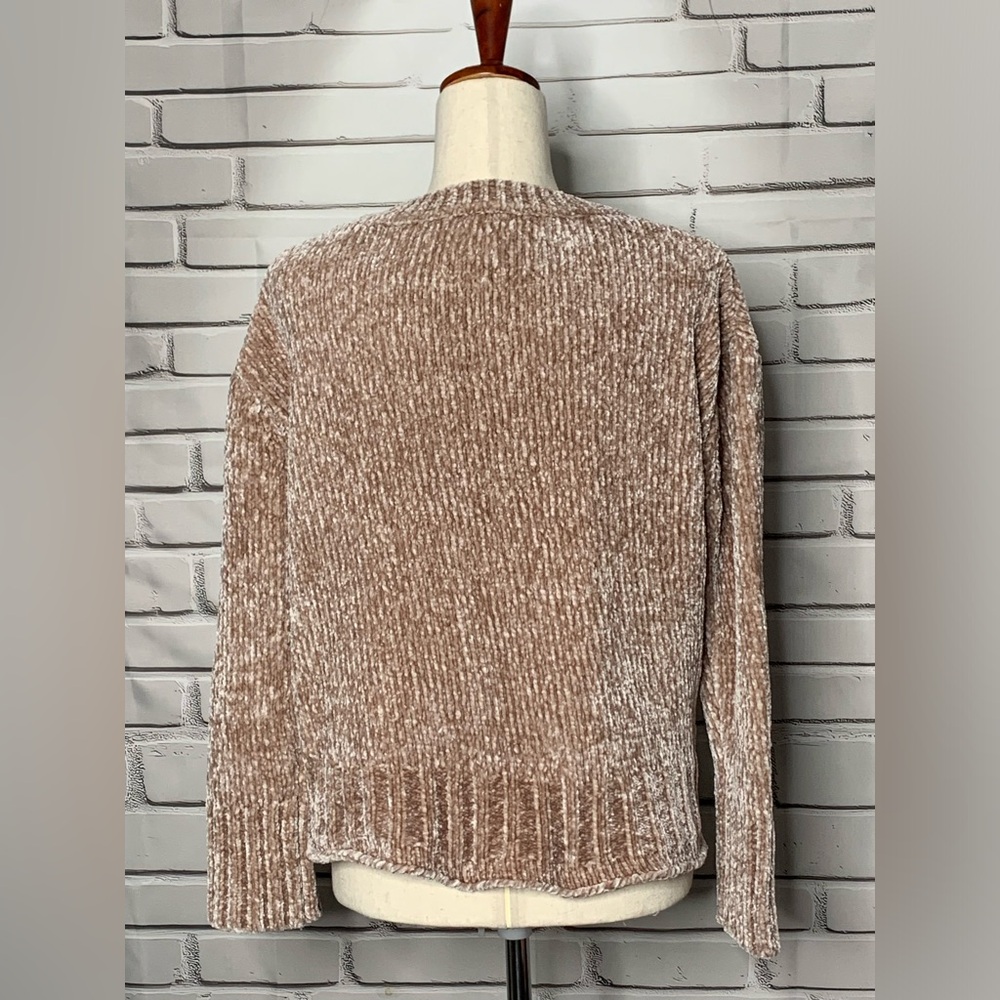 3/$20 Cynthia Rowley Crew Neck Sweater Plush Knit - Picture 3 of 13